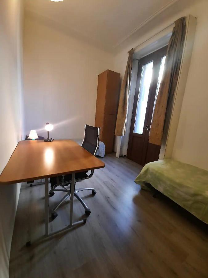 Private Room In A Quiet Apartment In The City Center Mediolan Zewnętrze zdjęcie